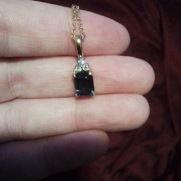 Jewelry - Elegant Gold and Blue Pendant Necklace